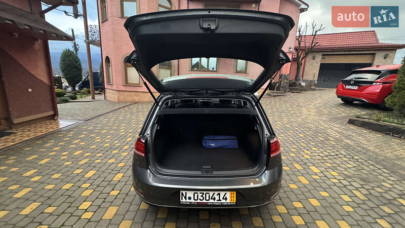 Хэтчбек Volkswagen e-Golf 2021 в Сваляве