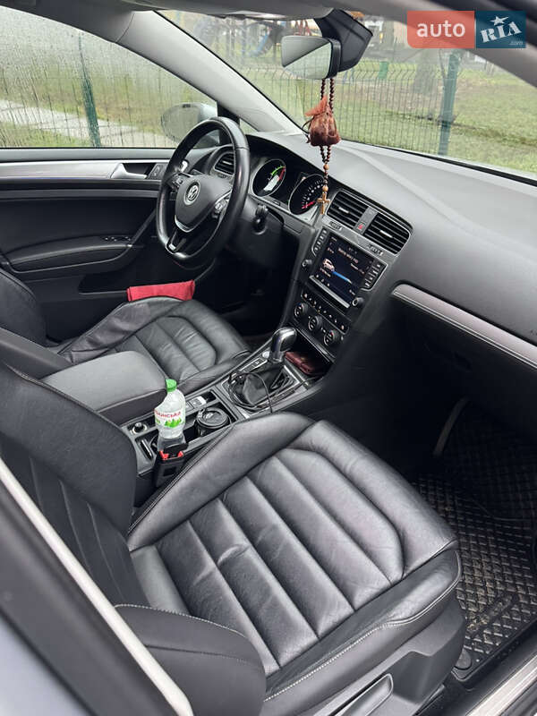 Хэтчбек Volkswagen e-Golf 2016 в Харькове