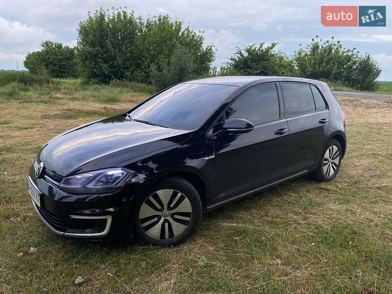 Хэтчбек Volkswagen e-Golf 2017 в Житомире