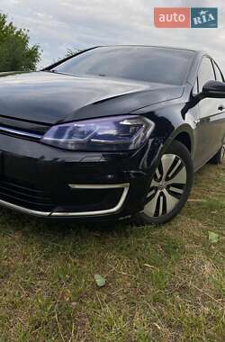 Хэтчбек Volkswagen e-Golf 2017 в Житомире
