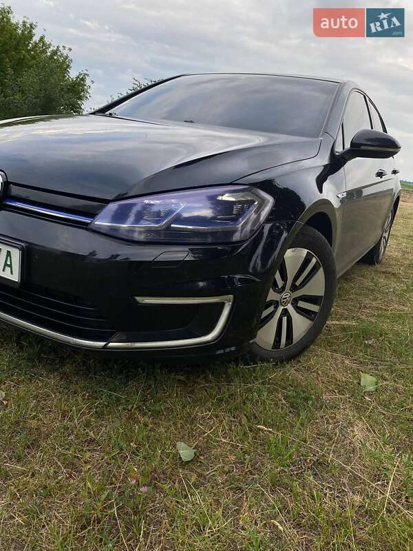 Хэтчбек Volkswagen e-Golf 2017 в Житомире