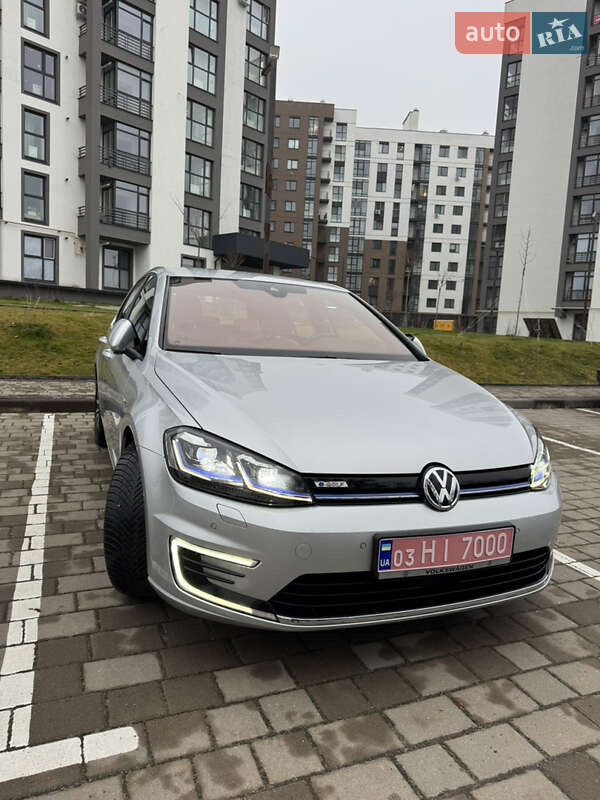 Хэтчбек Volkswagen e-Golf 2019 в Луцке
