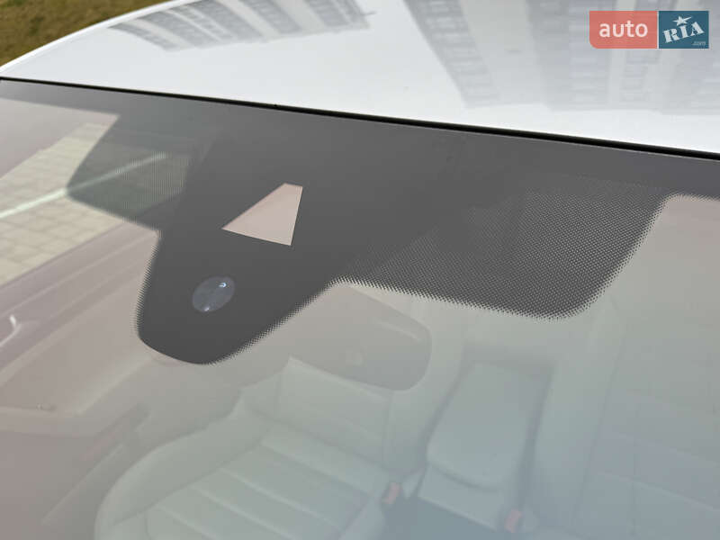 Хэтчбек Volkswagen e-Golf 2019 в Луцке