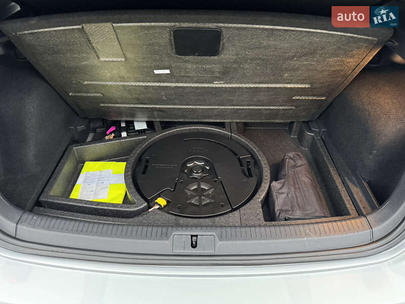 Хэтчбек Volkswagen e-Golf 2019 в Луцке