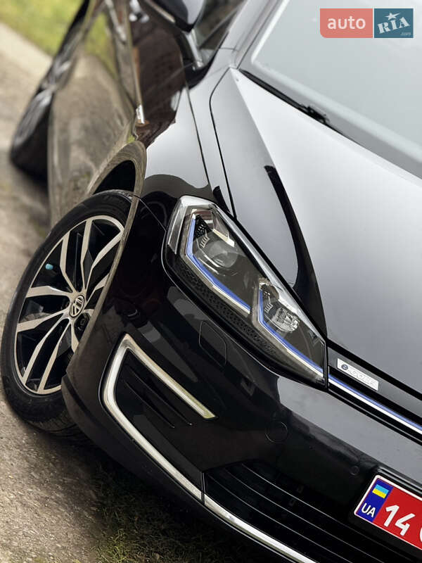 Хэтчбек Volkswagen e-Golf 2019 в Дрогобыче