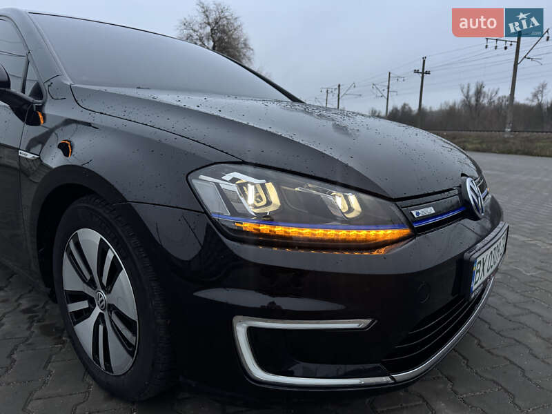Хэтчбек Volkswagen e-Golf 2015 в Хмельницком