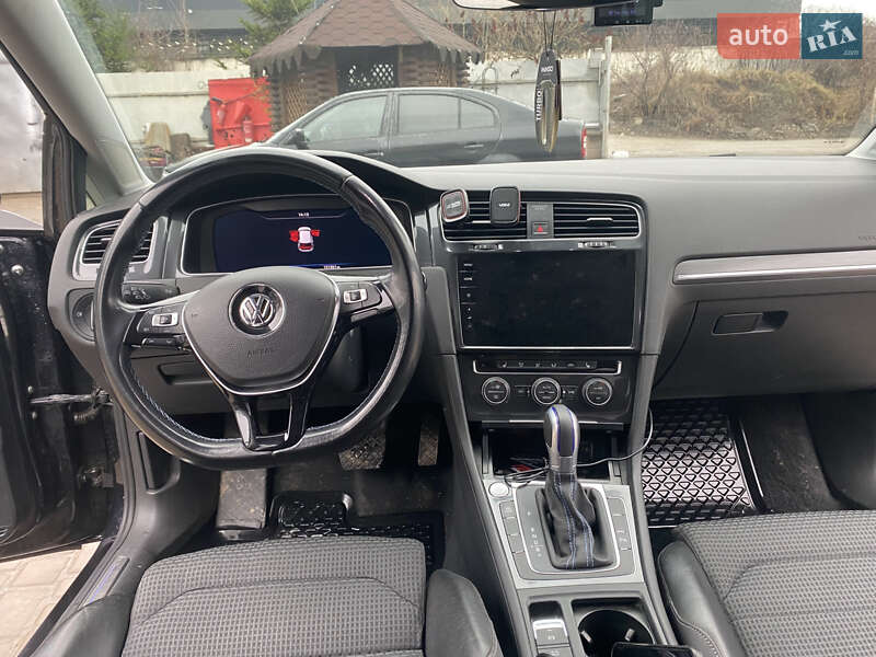 Хэтчбек Volkswagen e-Golf 2018 в Тернополе