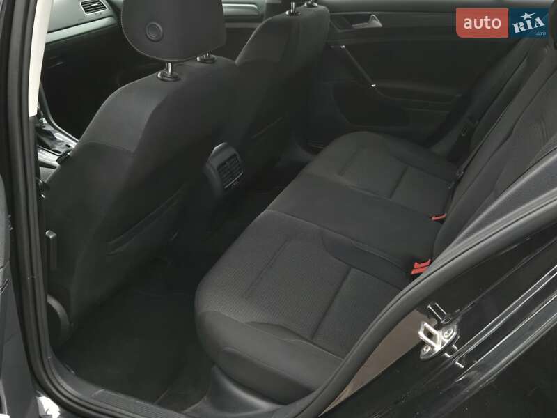 Хэтчбек Volkswagen e-Golf 2019 в Киеве