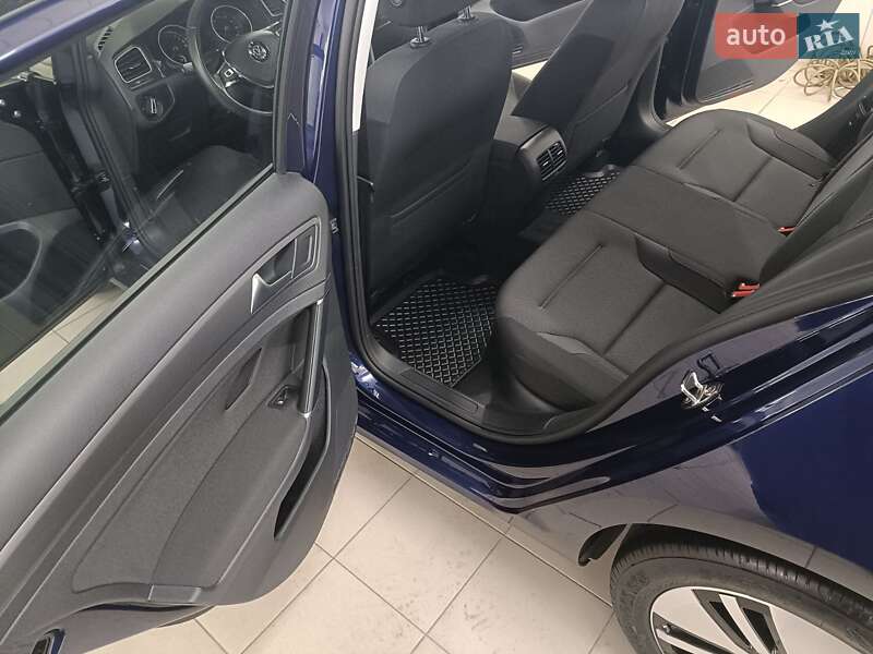 Хэтчбек Volkswagen e-Golf 2020 в Николаеве фото 17 Хэтчбек Volkswagen e-Golf 2020 в Николаеве