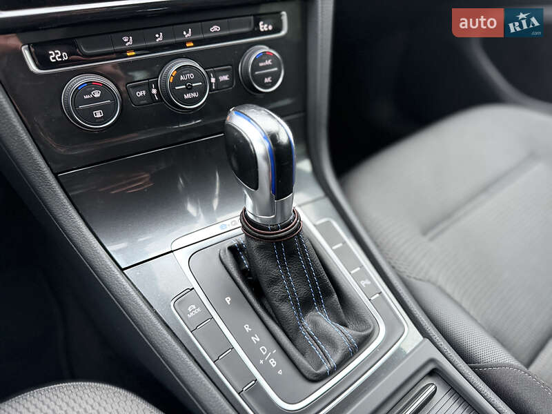 Хэтчбек Volkswagen e-Golf 2019 в Ровно