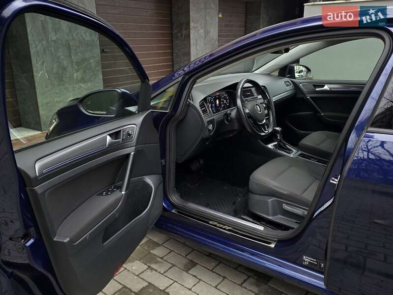 Хэтчбек Volkswagen e-Golf 2018 в Тернополе фото 20 Хэтчбек Volkswagen e-Golf 2018 в Тернополе