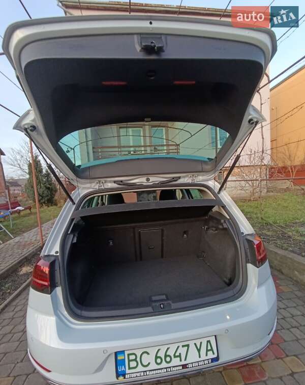 Хетчбек Volkswagen e-Golf 2018 в Львові фото 17 Хетчбек Volkswagen e-Golf 2018 в Львові