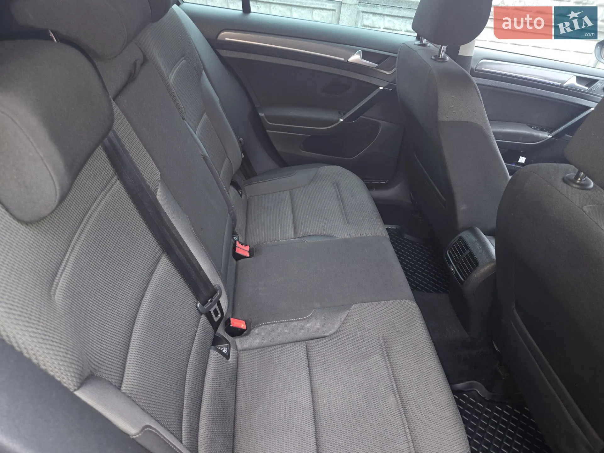 Volkswagen e-Golf 2017 VIN WVWZZZAUZJW901274 фото оголошення 2 з 16