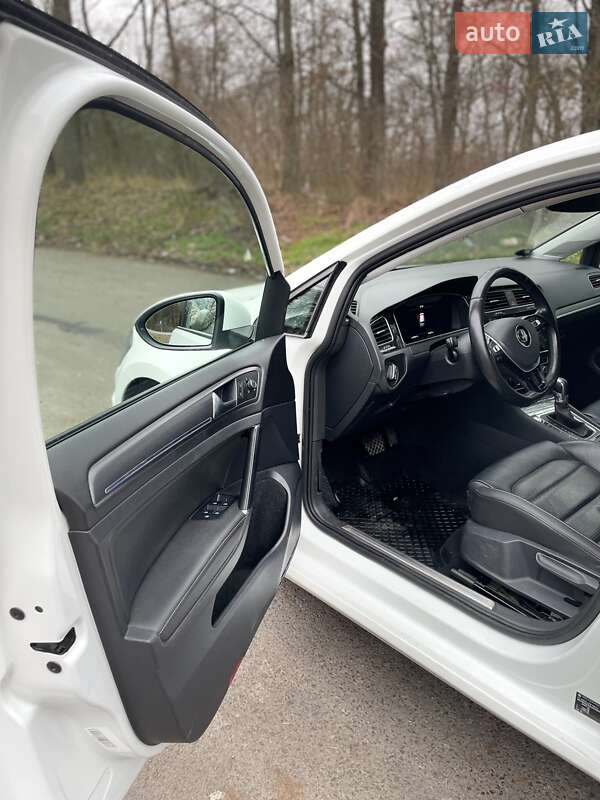 Хэтчбек Volkswagen e-Golf 2017 в Луцке фото 24 Хэтчбек Volkswagen e-Golf 2017 в Луцке