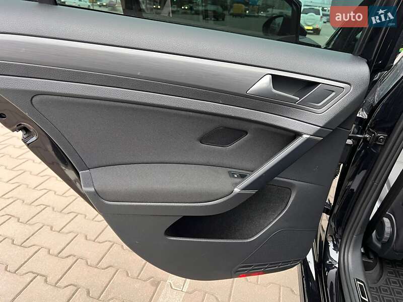 Хетчбек Volkswagen e-Golf 2020 в Києві