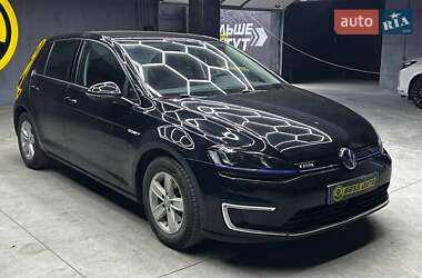 Хэтчбек Volkswagen e-Golf 2016 в Черновцах