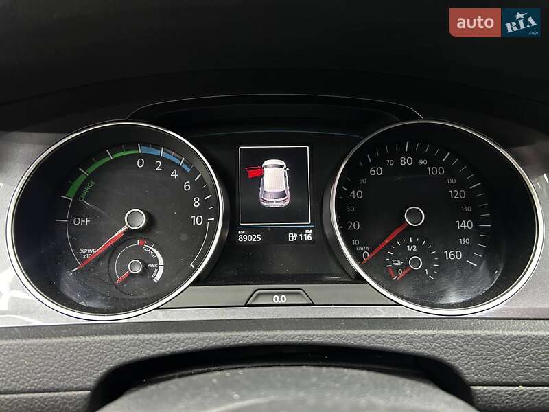 Хэтчбек Volkswagen e-Golf 2016 в Черновцах фото 11 Хэтчбек Volkswagen e-Golf 2016 в Черновцах