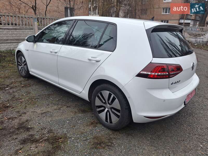 Хетчбек Volkswagen e-Golf 2015 в Полтаві фото 4 Хетчбек Volkswagen e-Golf 2015 в Полтаві