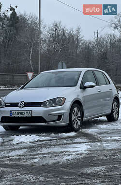 Хэтчбек Volkswagen e-Golf 2016 в Киеве