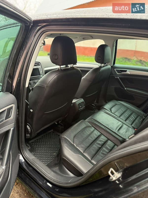 Хэтчбек Volkswagen e-Golf 2015 в Городке фото 11 Хэтчбек Volkswagen e-Golf 2015 в Городке