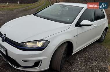 Хетчбек Volkswagen e-Golf 2015 в Тисмениці