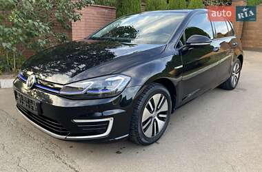 Хэтчбек Volkswagen e-Golf 2020 в Киеве