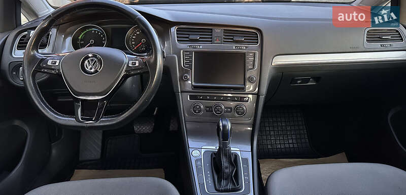 Хетчбек Volkswagen e-Golf 2014 в Чернівцях