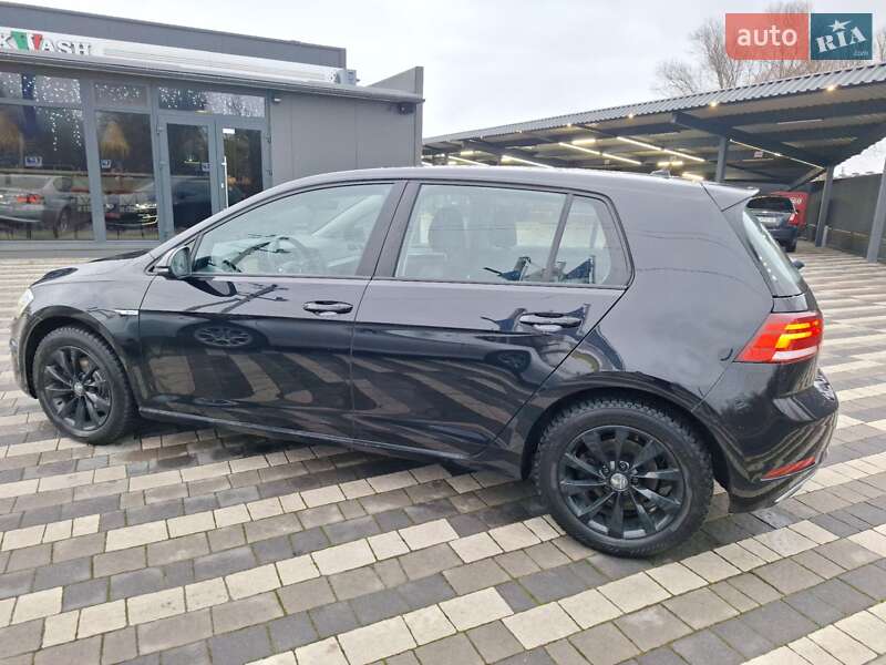 Хетчбек Volkswagen e-Golf 2017 в Городку