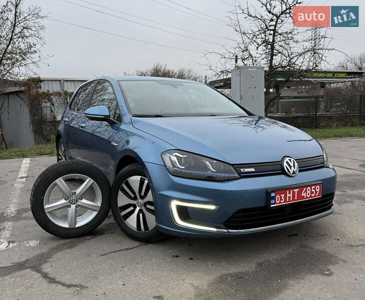 Volkswagen e-Golf 2015