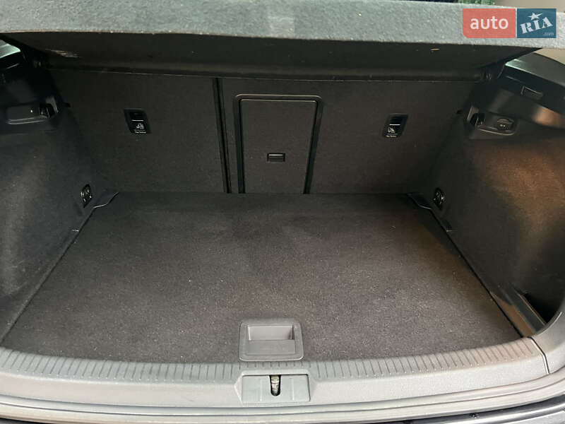 Хетчбек Volkswagen e-Golf 2016 в Львові