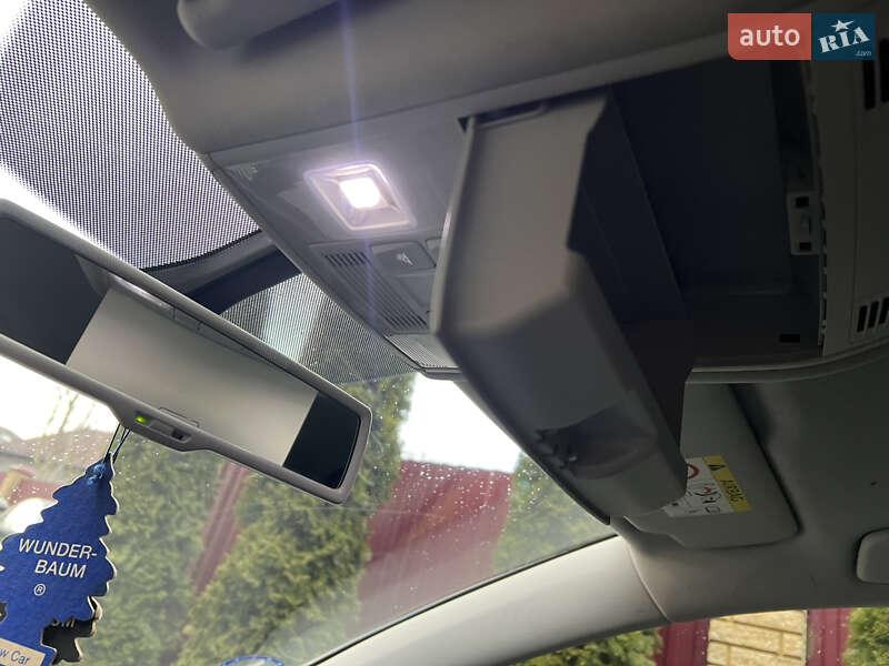 Хетчбек Volkswagen e-Golf 2016 в Львові