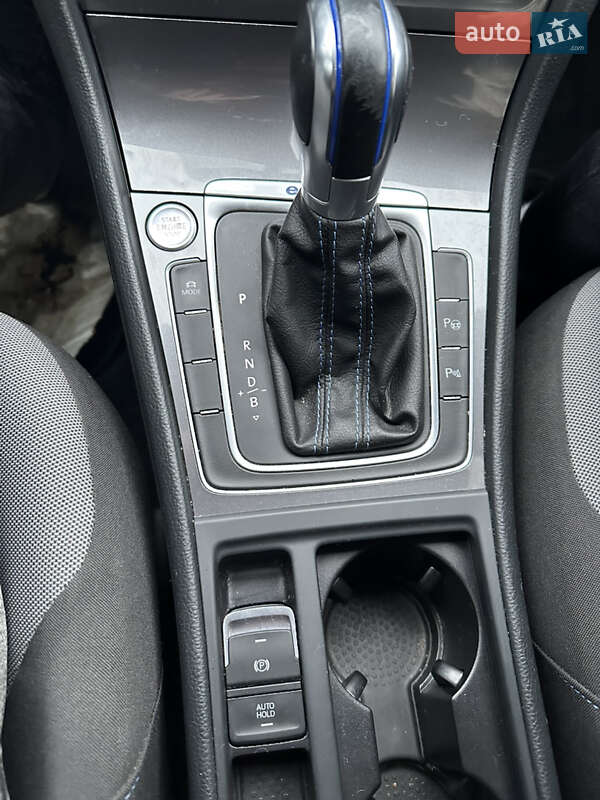 Хетчбек Volkswagen e-Golf 2014 в Тернополі фото 21 Хетчбек Volkswagen e-Golf 2014 в Тернополі