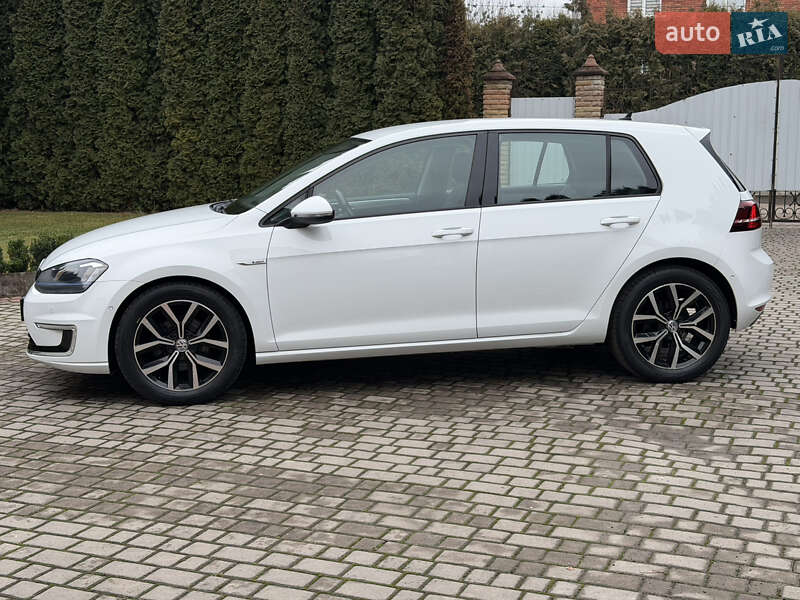 Хетчбек Volkswagen e-Golf 2015 в Рівному