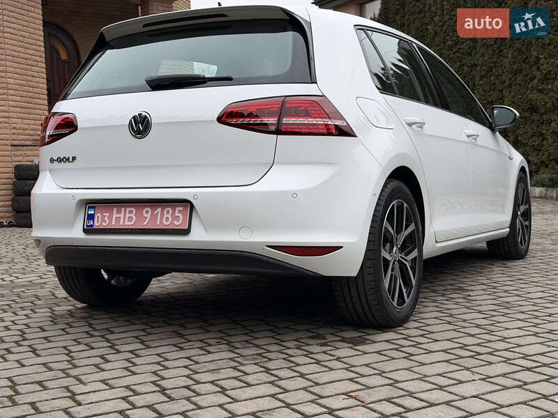 Хетчбек Volkswagen e-Golf 2015 в Рівному