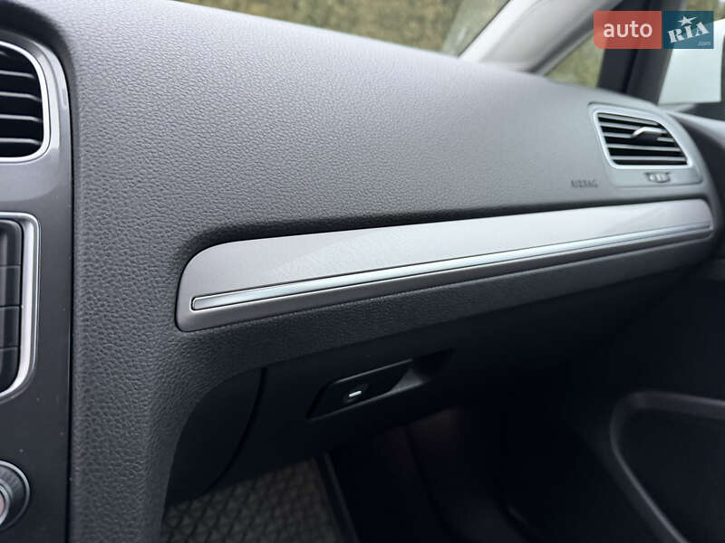 Хетчбек Volkswagen e-Golf 2015 в Рівному