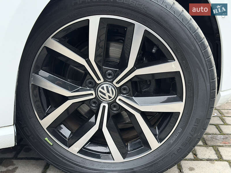 Хетчбек Volkswagen e-Golf 2015 в Рівному