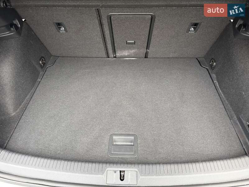 Хэтчбек Volkswagen e-Golf 2020 в Львове фото 9 Хэтчбек Volkswagen e-Golf 2020 в Львове