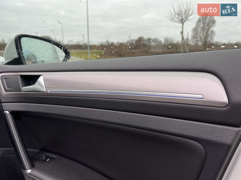 Хэтчбек Volkswagen e-Golf 2015 в Ковеле