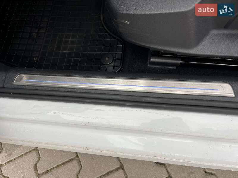 Хэтчбек Volkswagen e-Golf 2015 в Ковеле