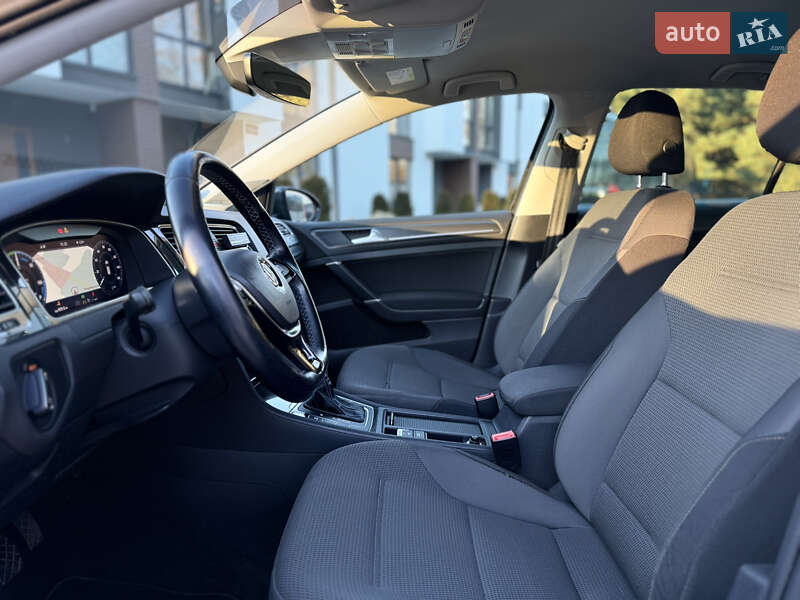 Хэтчбек Volkswagen e-Golf 2018 в Ковеле