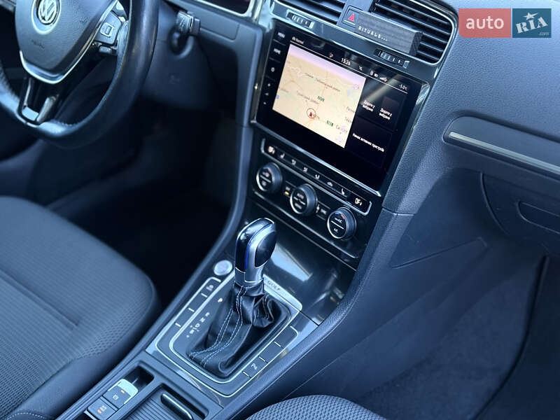 Хэтчбек Volkswagen e-Golf 2018 в Ковеле