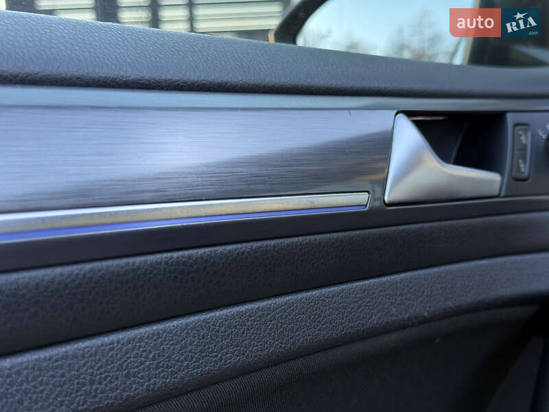 Хэтчбек Volkswagen e-Golf 2018 в Ковеле