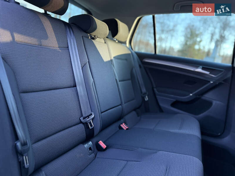 Хэтчбек Volkswagen e-Golf 2018 в Ковеле