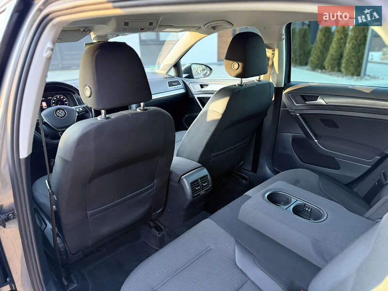 Хэтчбек Volkswagen e-Golf 2018 в Ковеле