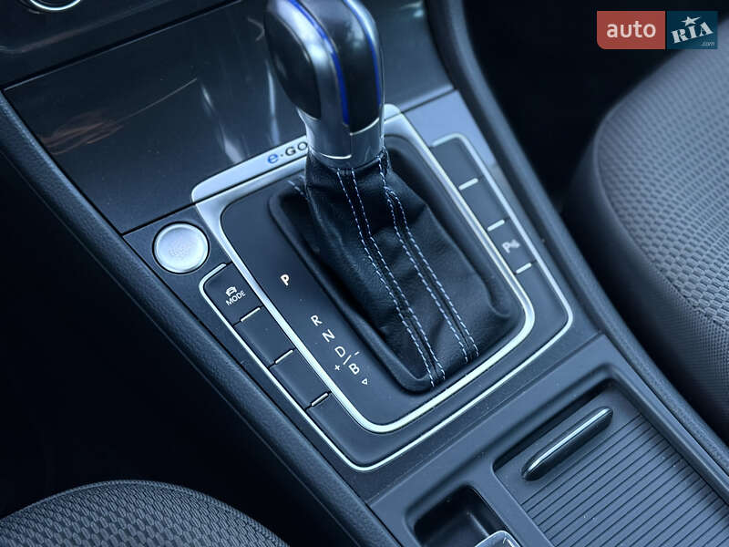 Хэтчбек Volkswagen e-Golf 2018 в Ковеле