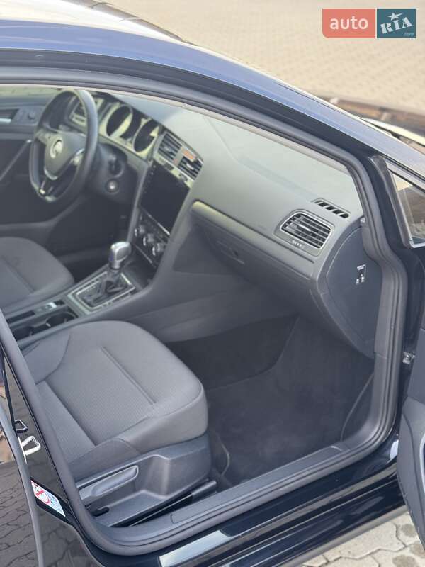 Хэтчбек Volkswagen e-Golf 2020 в Мукачево фото 26 Хэтчбек Volkswagen e-Golf 2020 в Мукачево