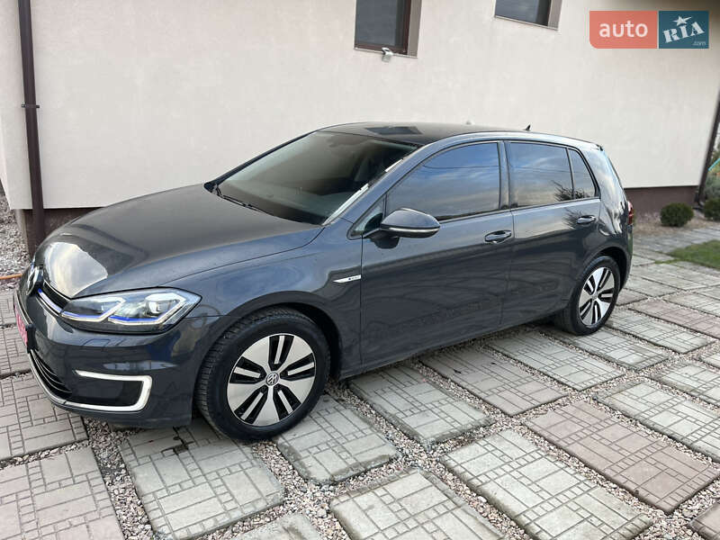 Хэтчбек Volkswagen e-Golf 2017 в Ужгороде