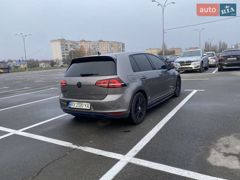 Хетчбек Volkswagen e-Golf 2015 в Кам'янець-Подільському