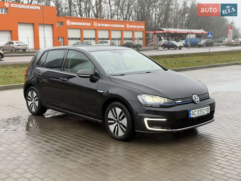 Хетчбек Volkswagen e-Golf 2015 в Луцьку