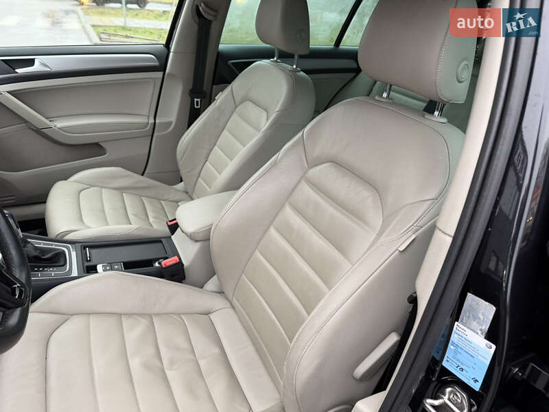 Хетчбек Volkswagen e-Golf 2015 в Луцьку